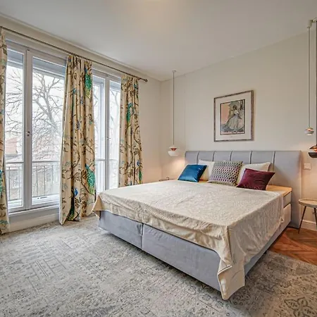 Apartment Executive Free Private Parking & Remote Office *