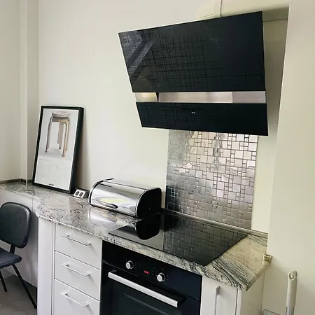 Executive Free Private Parking & Remote Office Apartment Sofia