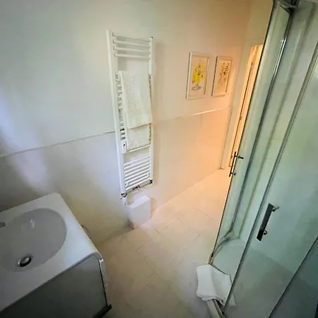 Executive Free Private Parking & Remote Office Appartement